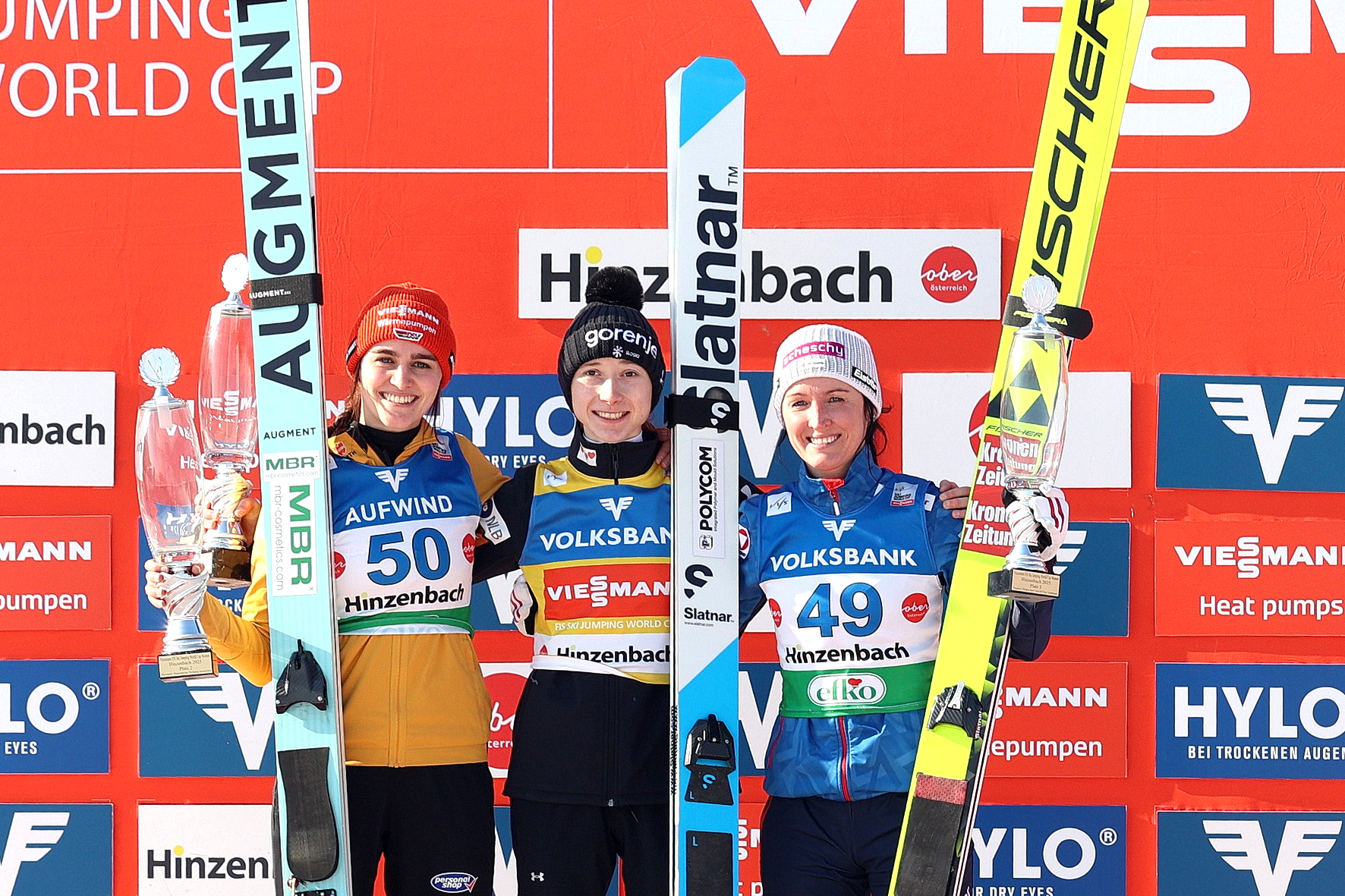 12. Viessmann FIS Skisprung Weltcup der Damen in Hinzenbach