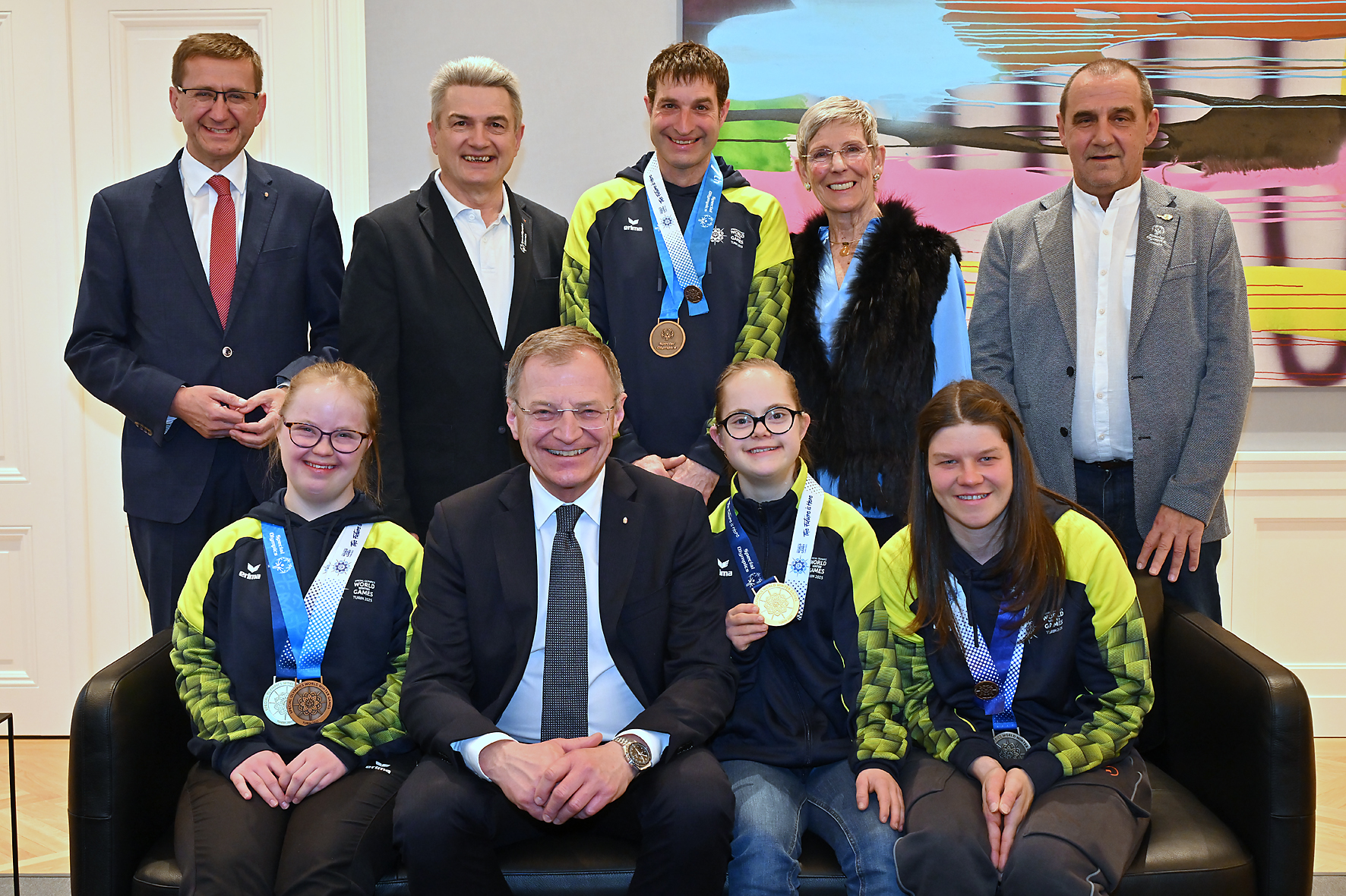 Special Olympics Medaillen Gewinner beim Landeshaupmann Thomas Stelzer